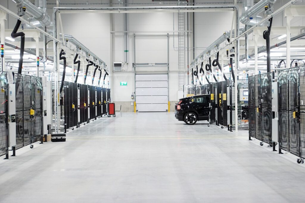 Volvo Cars Opens New Software Testing Centre in Sweden